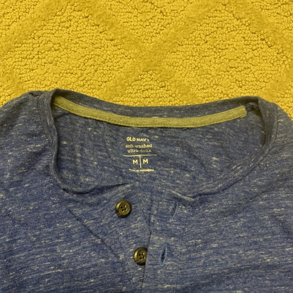 Old Navy Long Sleeve T-Shirt - Picture 3 of 3